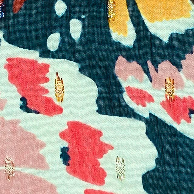 This printed blouse from @boden_clothing has lurex thread woven in, using the jacquard method. The ends of the thread are left loose; this technique is called Fil Coupe. #wovens #mytrainedeyewovens