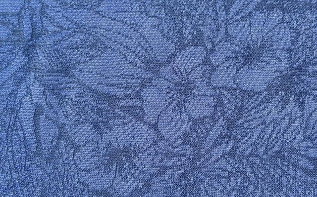 The @zara floral jersey fabric is a knitted jacquard jersey. #mytrainedeye #zara #jacquardjerseyfabric #jacquardjersey #floralpatterns #jersey #mytrainedeyejersey
