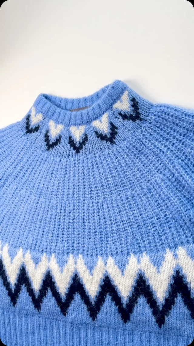 Here’s how this Fair Isle and rib effect @mintvelvet sweater was knitted.
QOTD: What is the transferring action aiming to do in the film?
See link in bio for details of our courses. 
#mytrainedeye #knitwear #patternedknit #mintvelvet #wintersweater