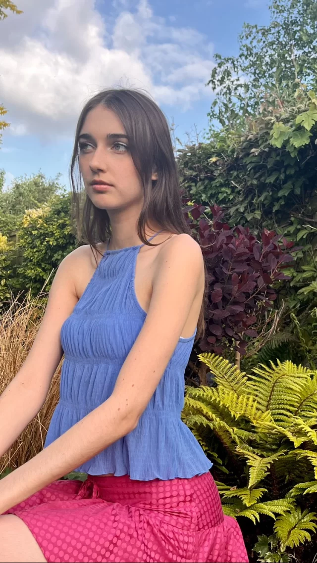 Is this @hm camisole top made from a woven fabric or jersey? See how the bands of ruching have been created.
#mytrainedeye #productdevelopment #trainingcourse #jersey #hm #ruching