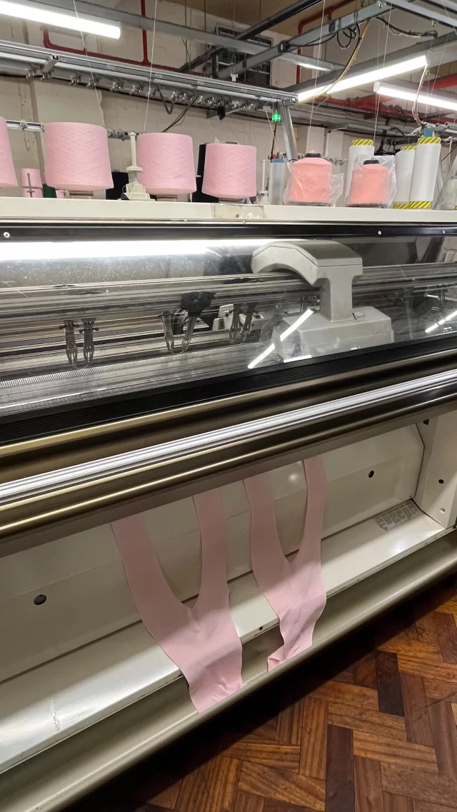Did you know there are knitting machines that are capable of knitting ‘whole garments’?
#mytrainedeye #productdevelopment #trainingcourse #trainingcourses #skinwear #factory #knittingmachine #wholegarment #wholegarmentknit