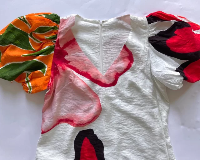 This @anthropologie dress has large puff sleeves which have a stiff tulle layered inside the sleeve to hold the puff away from the arm.
 
Scroll through to see how the hem and side splits have been finished with a separate piece, on the reverse, giving a clean and flat finish.
 
#mytrainedeye #productdevelopment #trainingcourse #trainingcourses #anthropologie #puffsleeves