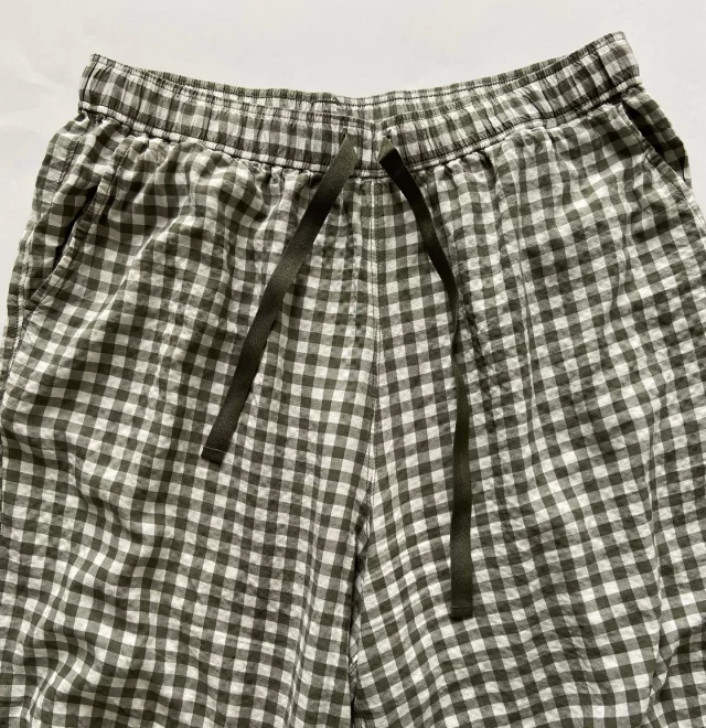 These @uniqlo colour woven check pyjama bottoms have a top stitched seam around the rise.
 This strengthens and reinforces the seam at a high stress point, as well as flattening the seam for comfort, which is important for nightwear.   #mytrainedeye #trainingcourse #trainingcourses #productdevelopment #uniqlo #checkpyjamas #wovens